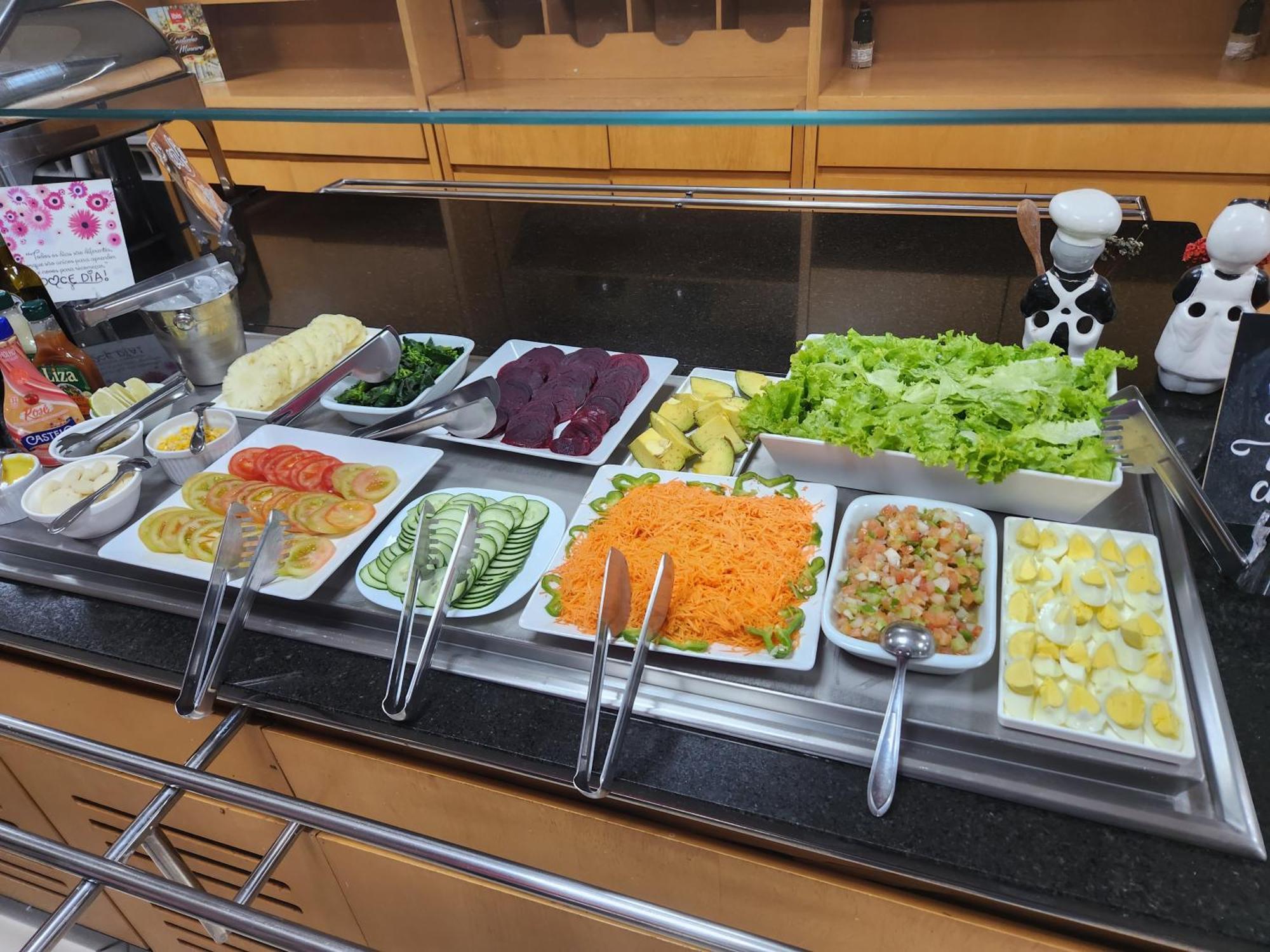 Отель Ibis Montes Claros Shopping Экстерьер фото
