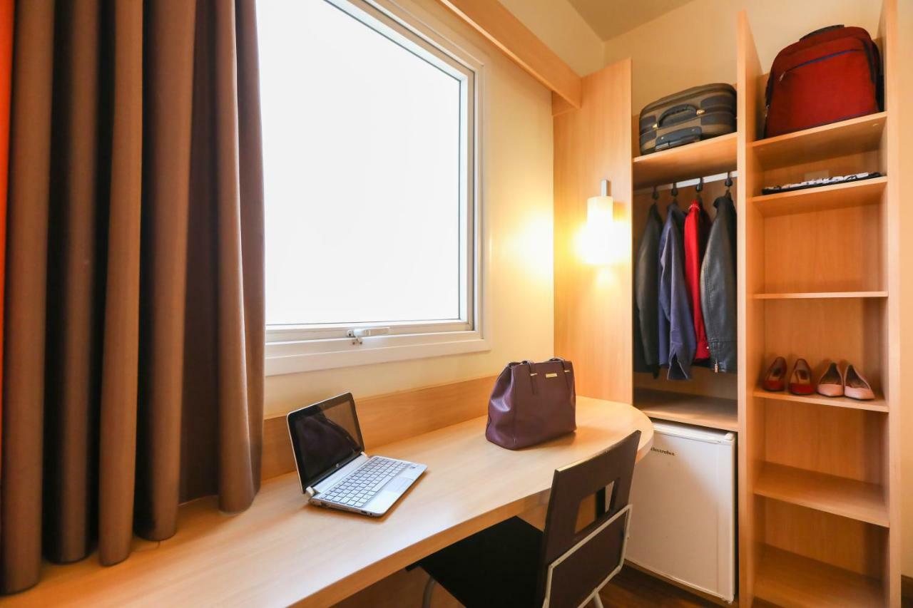 Отель Ibis Montes Claros Shopping Экстерьер фото